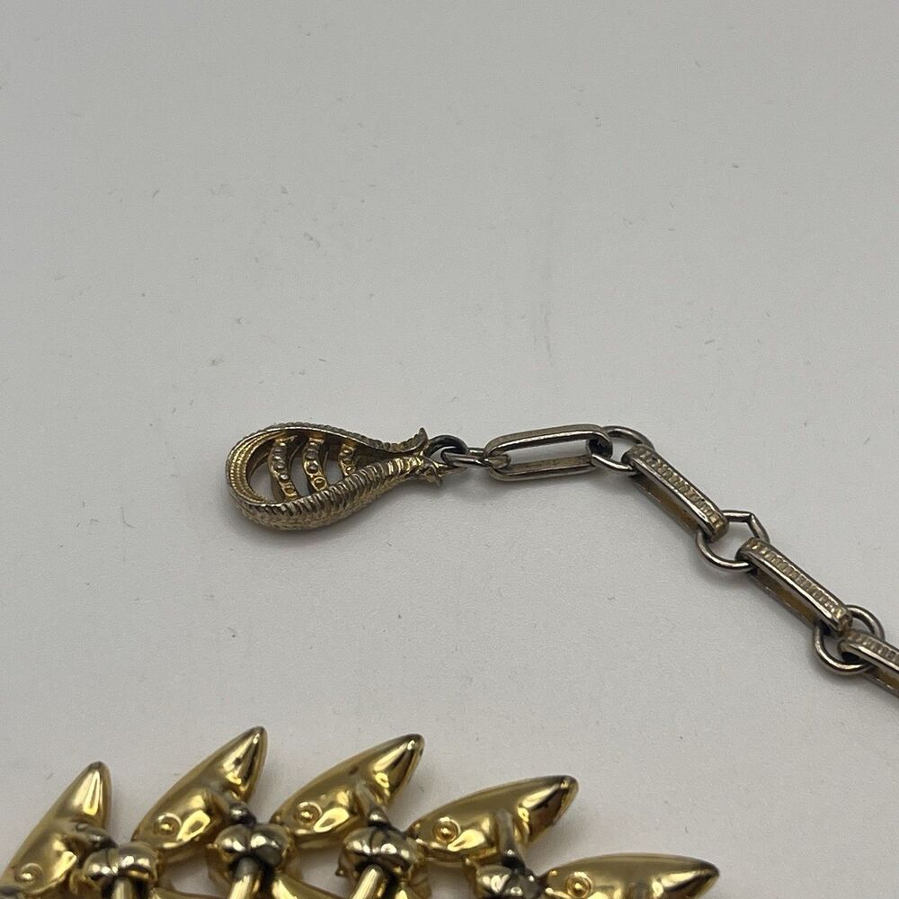 Vintage Coro Gold Tone Leaf Link Choker Necklace | 16" Signed - Picture 4 of 9